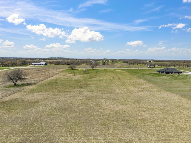 160 Rolling Hills Boulevard, Alvord, TX 76225