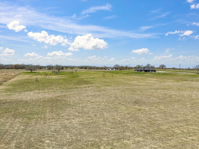 160 Rolling Hills Boulevard, Alvord, TX 76225