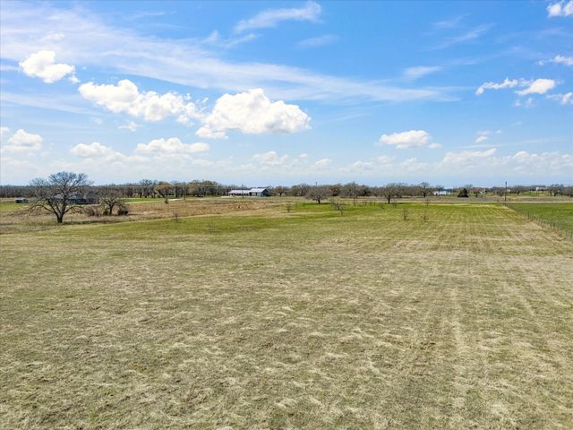 160 Rolling Hills Boulevard, Alvord, TX 76225