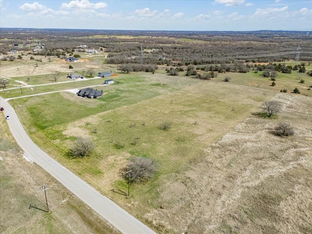 160 Rolling Hills Boulevard, Alvord, TX 76225