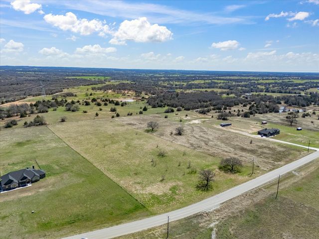 160 Rolling Hills Boulevard, Alvord, TX 76225