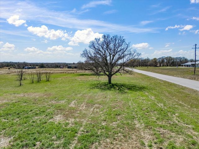 160 Rolling Hills Boulevard, Alvord, TX 76225