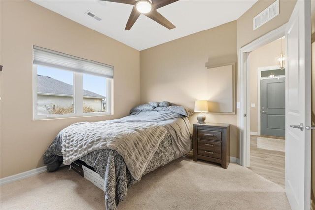 5248 CARRIAGE Road, Council Bluffs, IA 51501