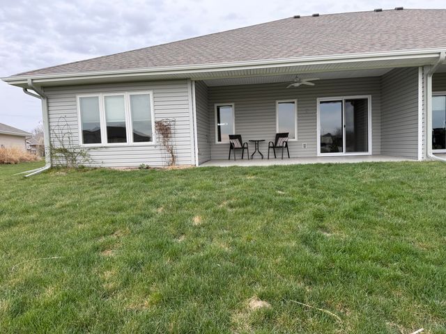 5248 CARRIAGE Road, Council Bluffs, IA 51501