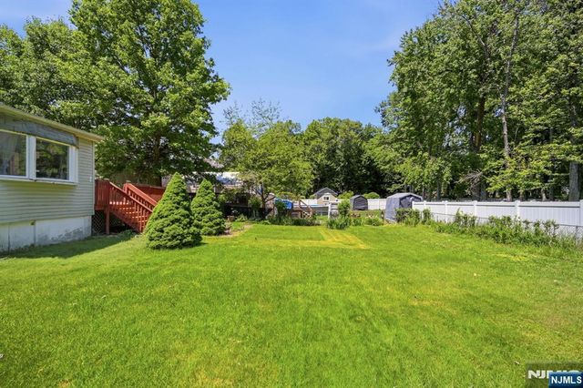 26 Hillside Terrace, Livingston, NJ 07039