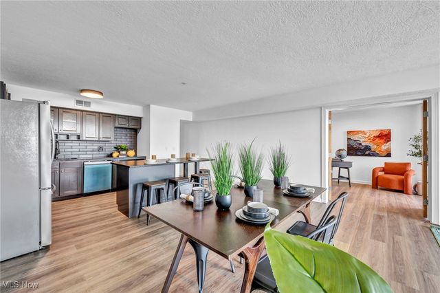 2222 Detroit Avenue 605, Cleveland, OH 44113