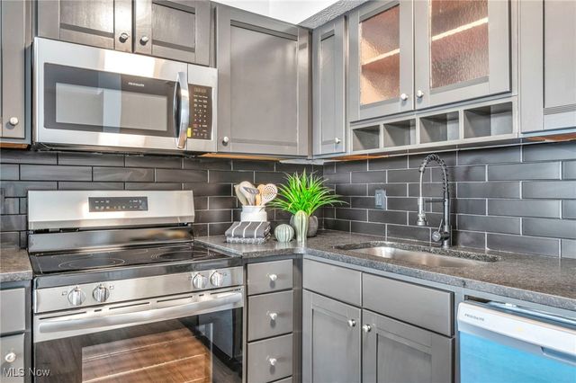 2222 Detroit Avenue 605, Cleveland, OH 44113