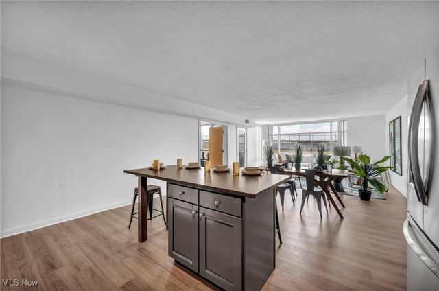 2222 Detroit Avenue 605, Cleveland, OH 44113