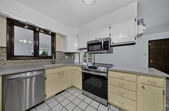 420 W Player Dr, Pueblo West, CO 81007