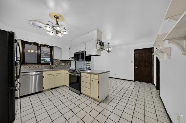 420 W Player Dr, Pueblo West, CO 81007