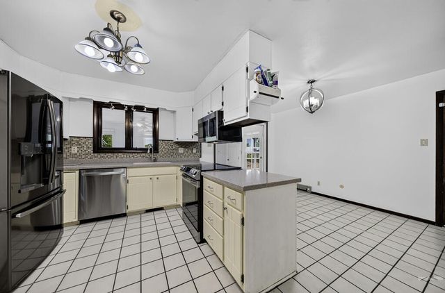 420 W Player Dr, Pueblo West, CO 81007