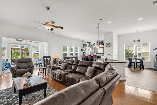 609 Chatman Ct., Murrells Inlet, SC 29576