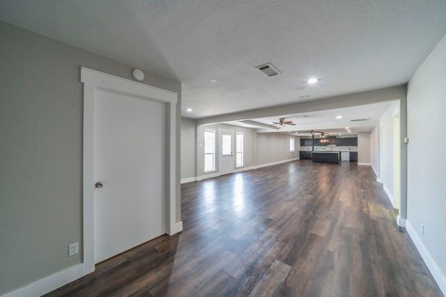 127 County Rd 3051, Decatur, TX 76234