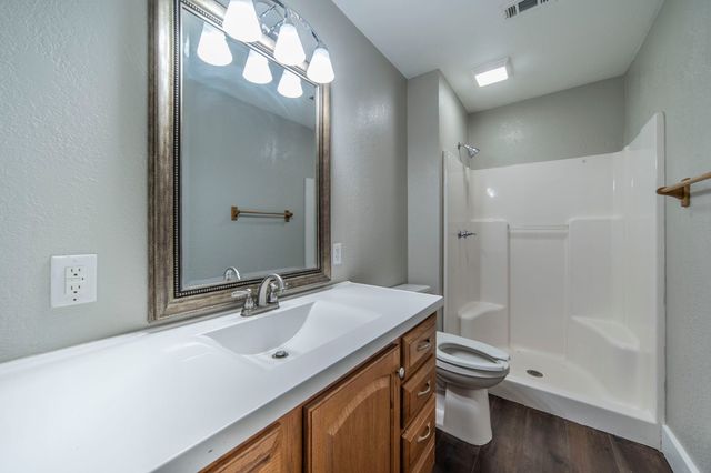 127 County Rd 3051, Decatur, TX 76234