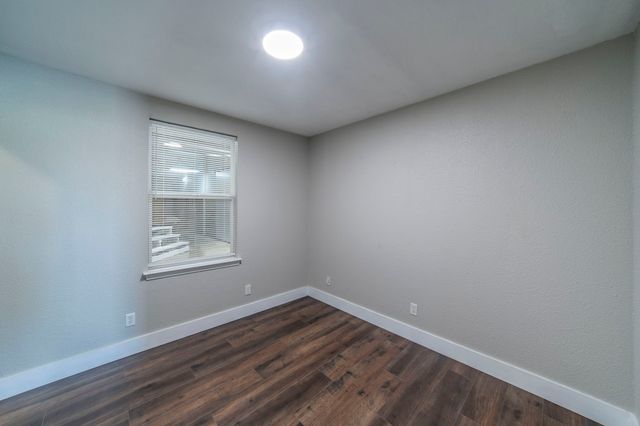 127 County Rd 3051, Decatur, TX 76234