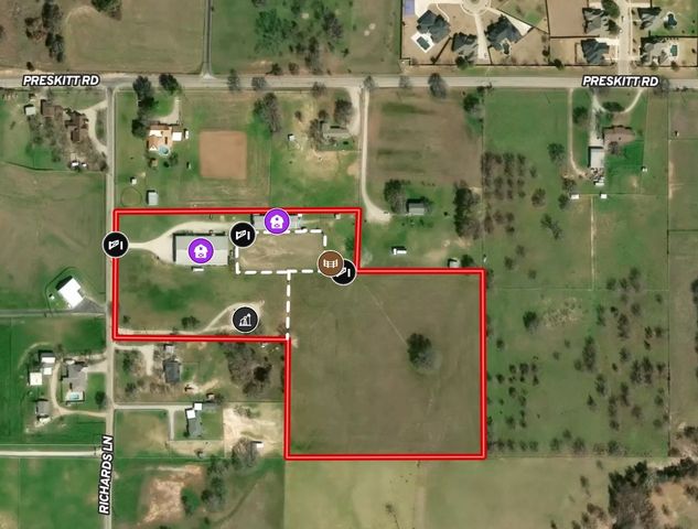 127 County Rd 3051, Decatur, TX 76234