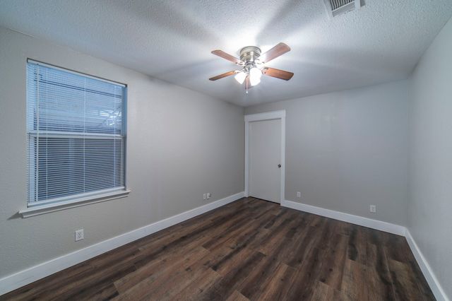 127 County Rd 3051, Decatur, TX 76234