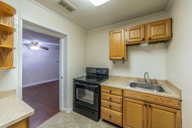 127 County Rd 3051, Decatur, TX 76234