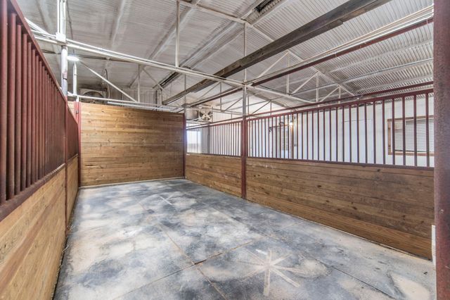 127 County Rd 3051, Decatur, TX 76234