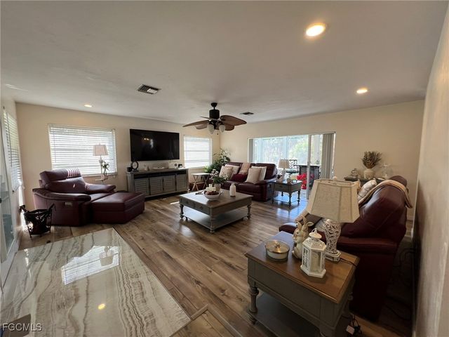 9225 Dimmick DR, Sanibel, FL 33957