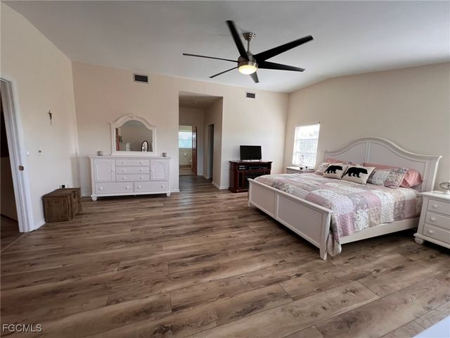 9225 Dimmick DR, Sanibel, FL 33957