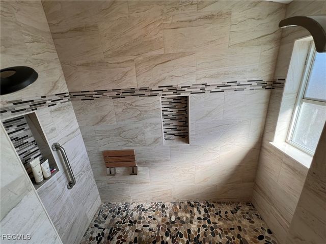 9225 Dimmick DR, Sanibel, FL 33957