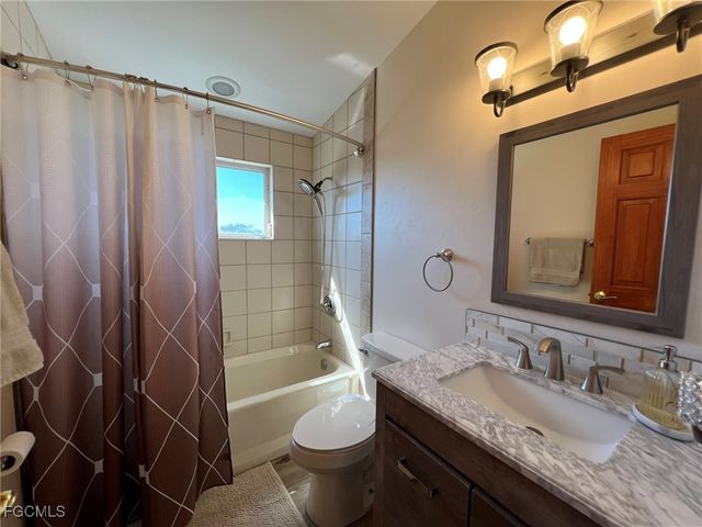 9225 Dimmick DR, Sanibel, FL 33957