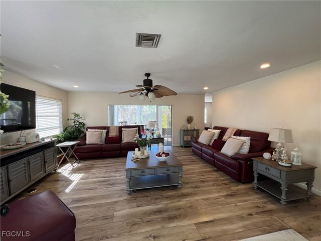 9225 Dimmick DR, Sanibel, FL 33957