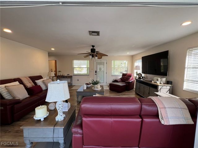 9225 Dimmick DR, Sanibel, FL 33957