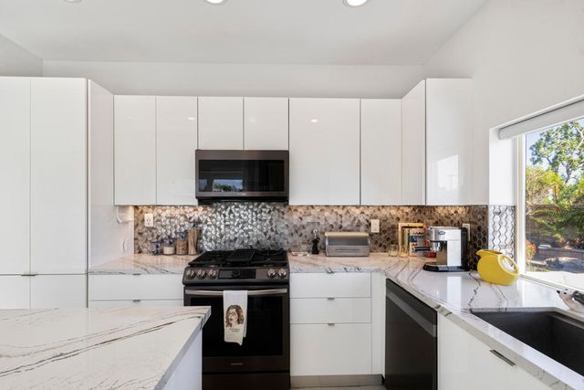 2900 S Redwood Drive, Palm Springs, CA 92262