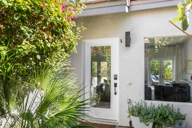 2900 S Redwood Drive, Palm Springs, CA 92262