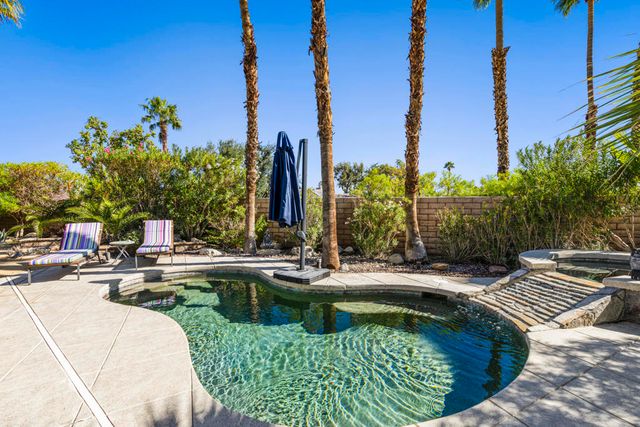 2900 S Redwood Drive, Palm Springs, CA 92262