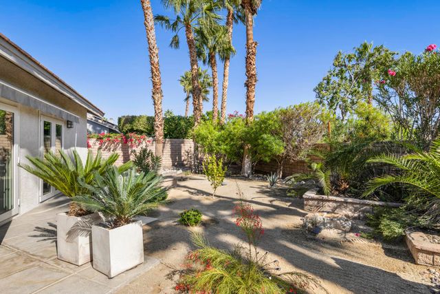2900 S Redwood Drive, Palm Springs, CA 92262