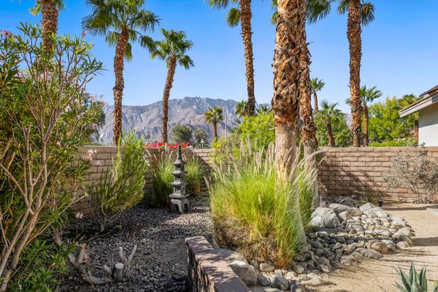 2900 S Redwood Drive, Palm Springs, CA 92262