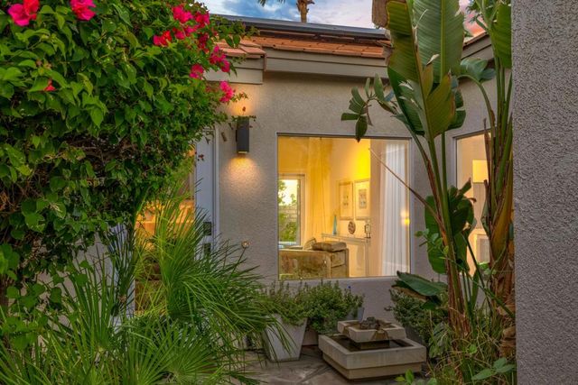 2900 S Redwood Drive, Palm Springs, CA 92262