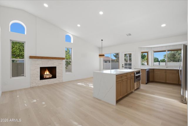 2405 W GREGG Drive, Chandler, AZ 85224