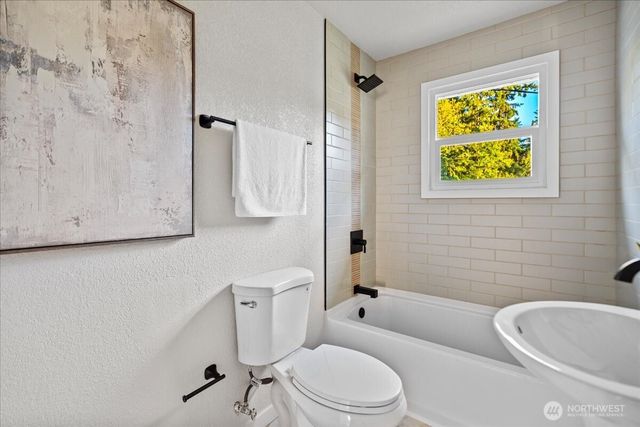 14722 Kapowsin Highway E, Graham, WA 98338