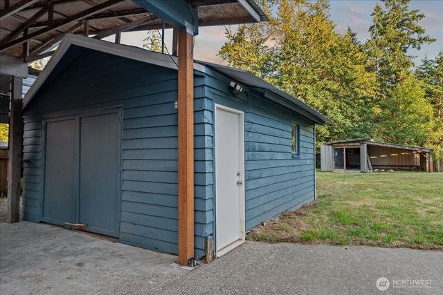 14722 Kapowsin Highway E, Graham, WA 98338