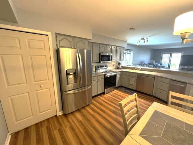 21046 Boulder Circle, Northville City, MI 48167