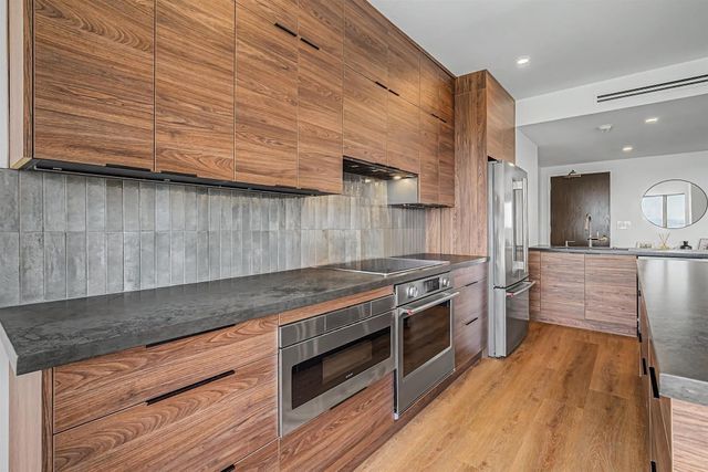 2001 Holcombe Boulevard 3305, Houston, TX 77030