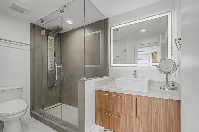 2001 Holcombe Boulevard 3305, Houston, TX 77030