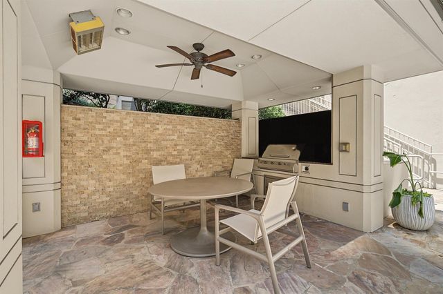 2001 Holcombe Boulevard 3305, Houston, TX 77030
