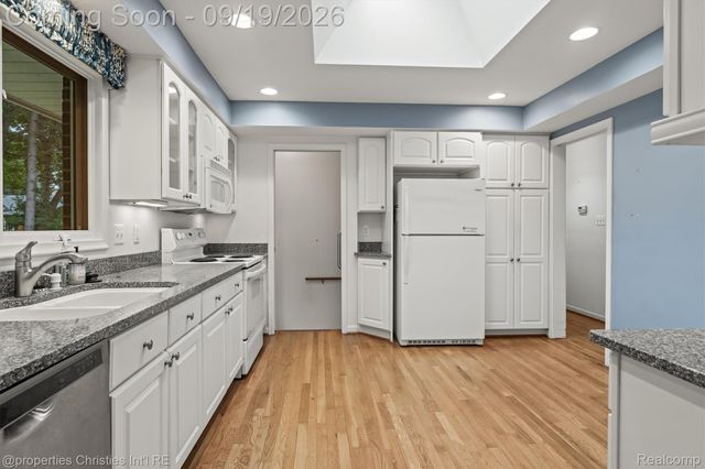 32340 Sylvan Lane, Beverly Hills Village, MI 48025
