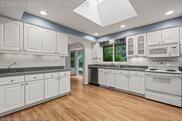 32340 Sylvan Lane, Beverly Hills Village, MI 48025