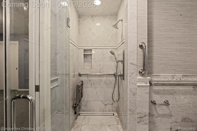 32340 Sylvan Lane, Beverly Hills Village, MI 48025
