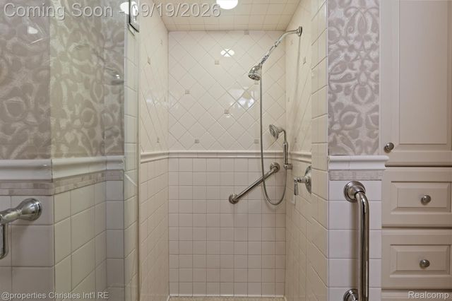 32340 Sylvan Lane, Beverly Hills Village, MI 48025