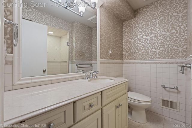 32340 Sylvan Lane, Beverly Hills Village, MI 48025