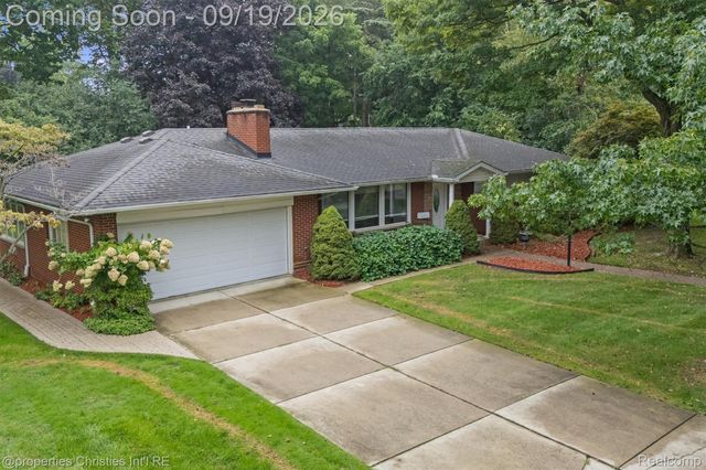 32340 Sylvan Lane, Beverly Hills Village, MI 48025