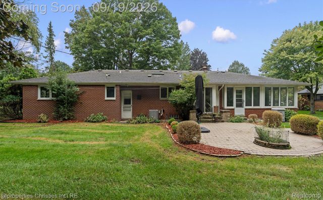 32340 Sylvan Lane, Beverly Hills Village, MI 48025