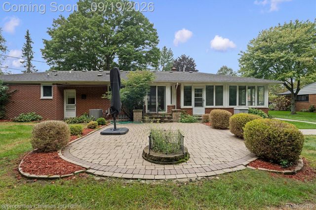 32340 Sylvan Lane, Beverly Hills Village, MI 48025